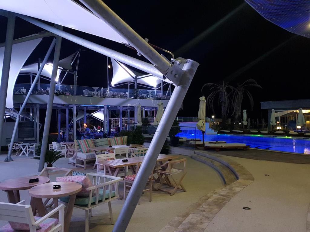 Ayka * Mamaia